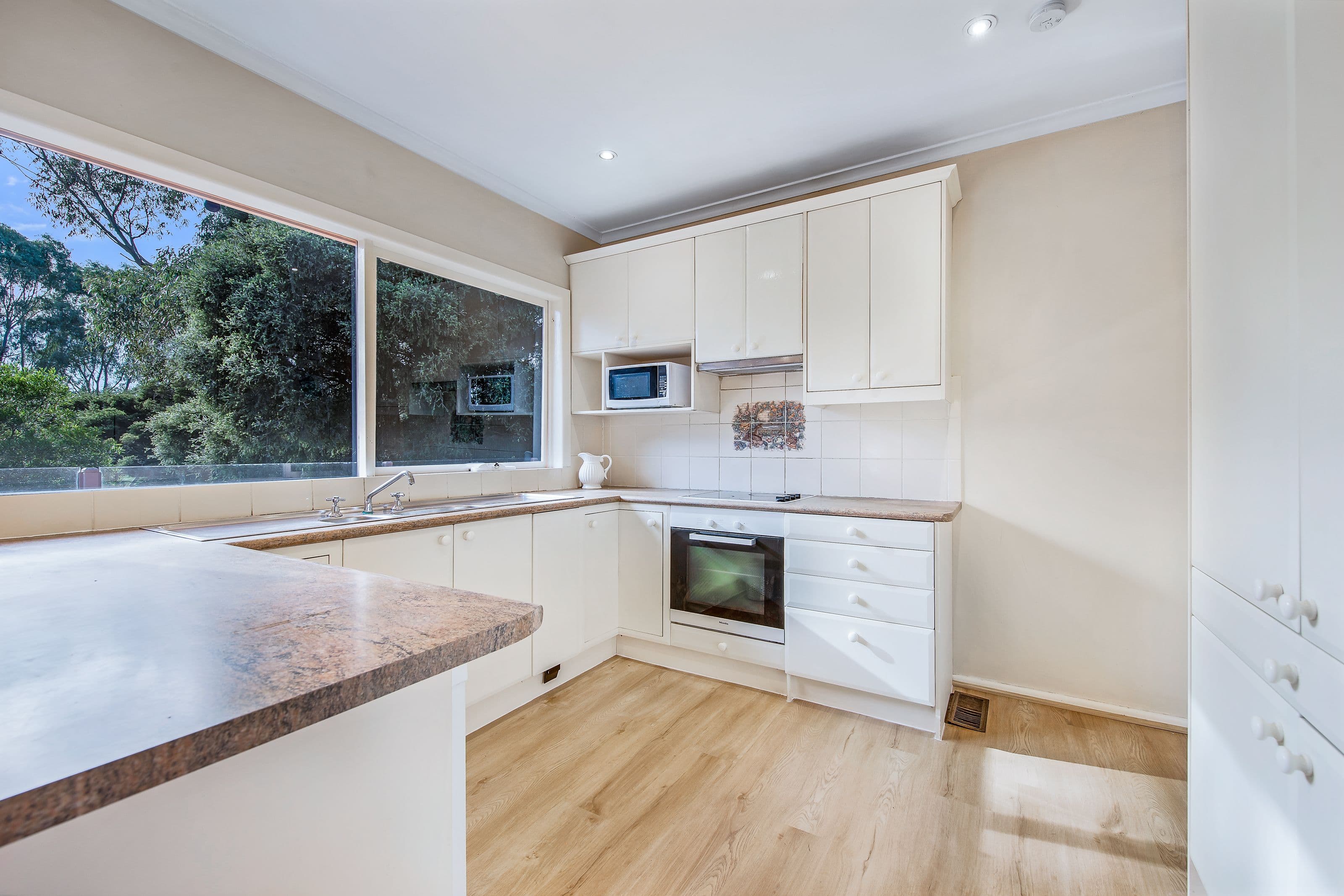 5 Devon Court, Mount Waverley VIC 3149, Mount Waverley - Thumbnail 5