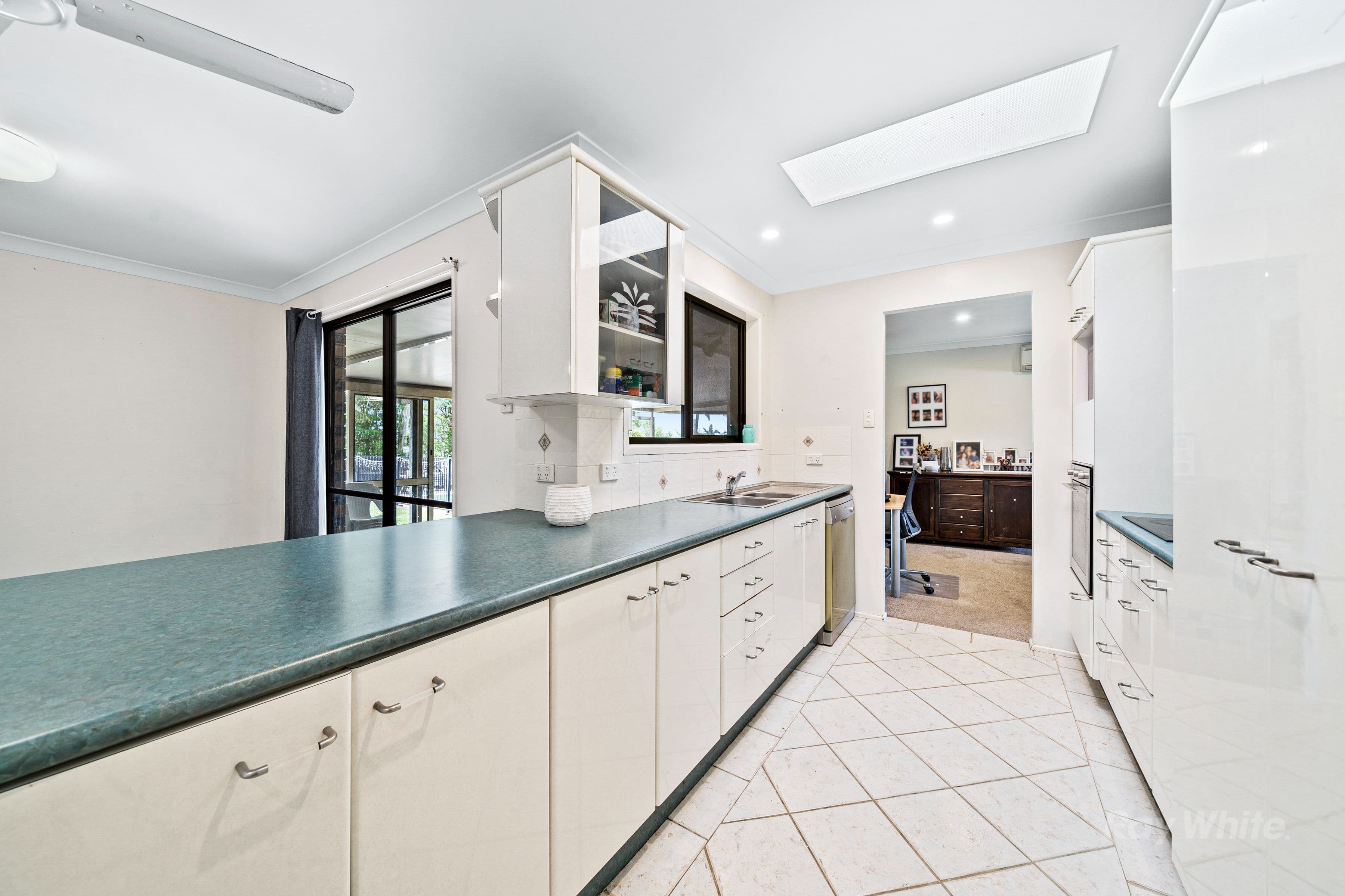 17 Jilbard Drive, Springwood QLD 4127, Springwood - Thumbnail 6