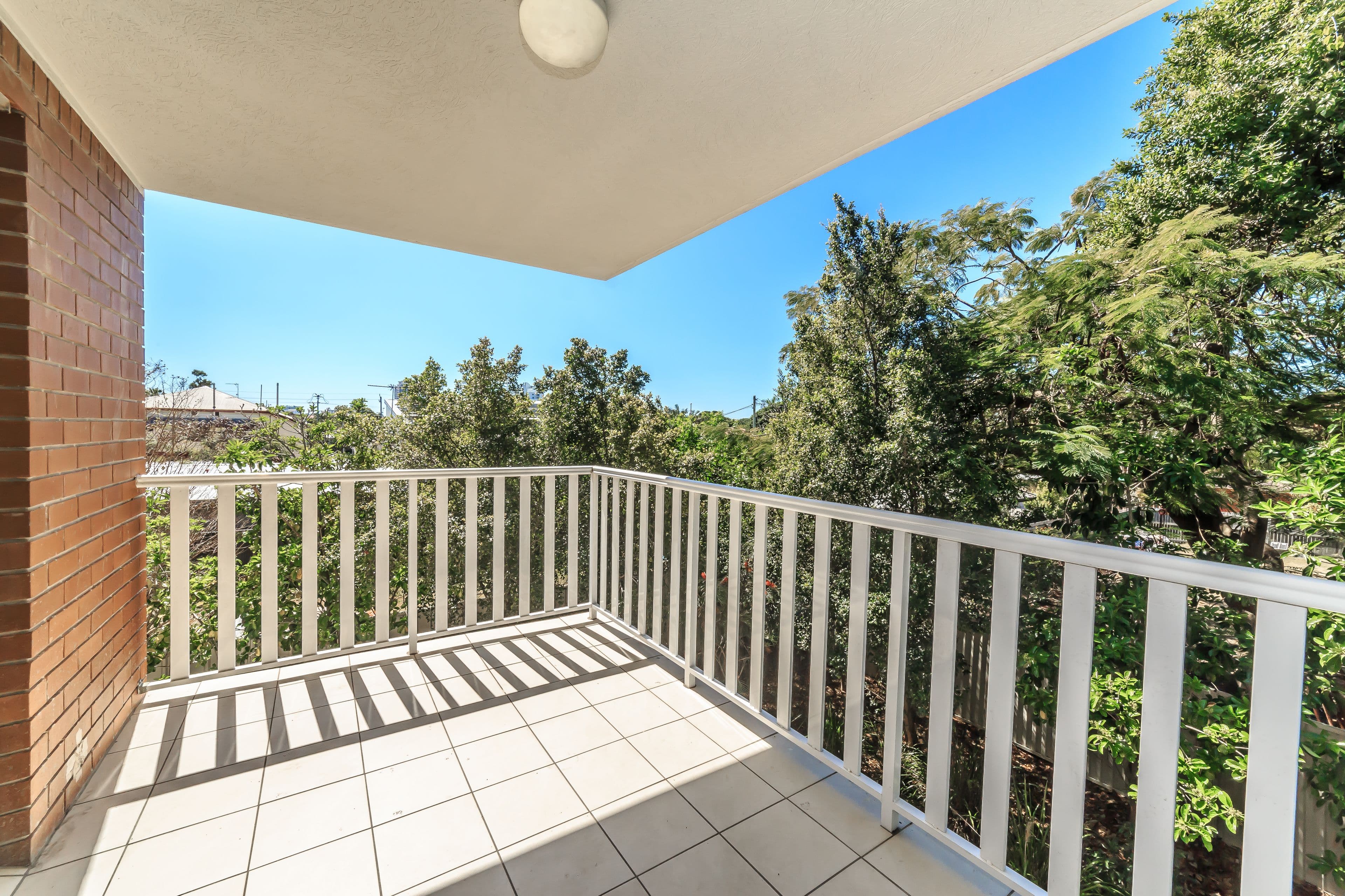27 Walton Street, Southport QLD 4215, Southport - Thumbnail 2
