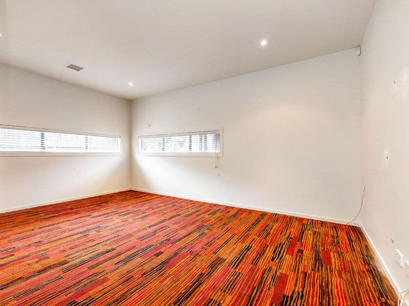 6 Kathrin Avenue, DINGLEY VILLAGE VIC 3172, Dingley Village - Thumbnail 4