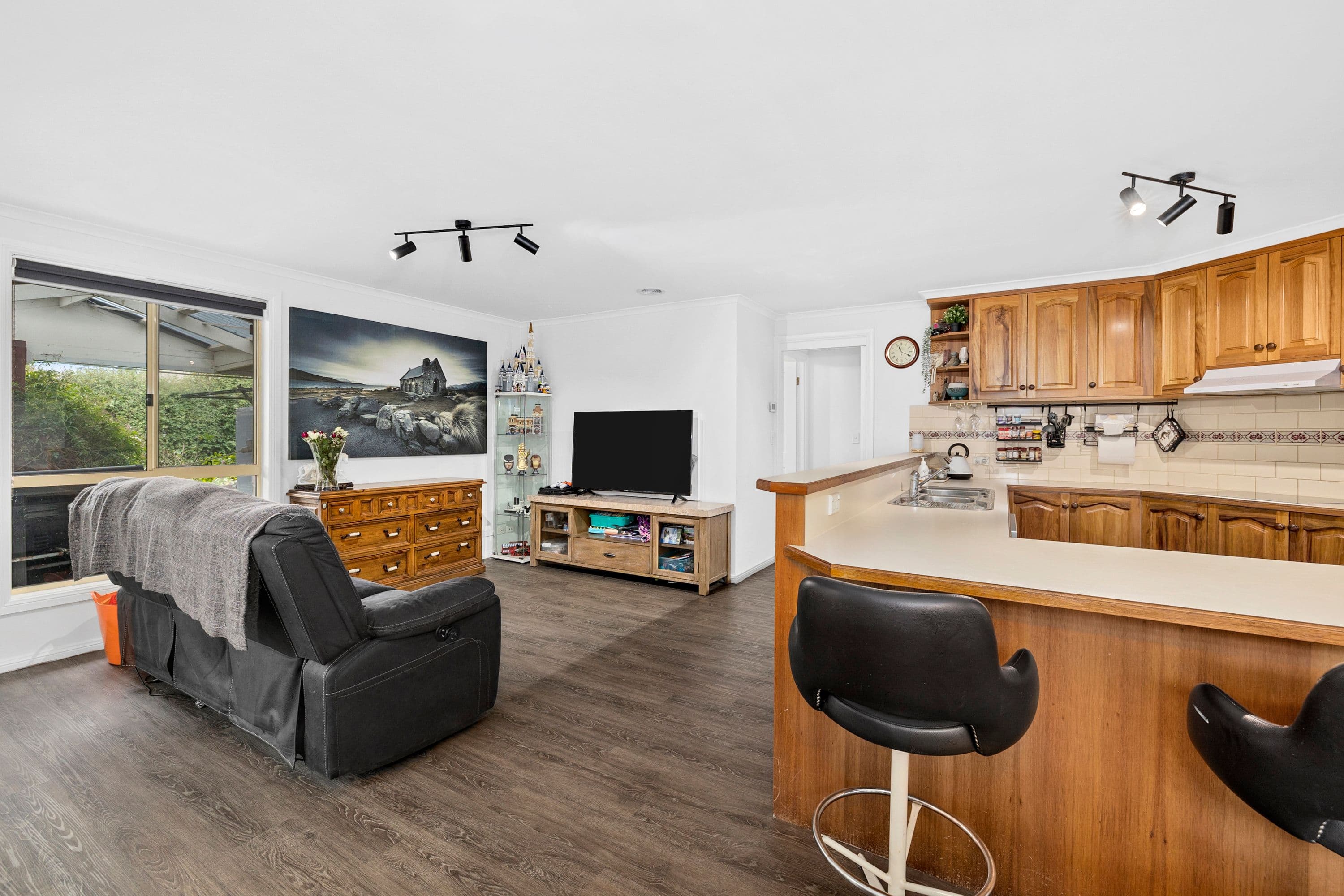6 Bogart Drive, Wendouree VIC 3355, Wendouree - Thumbnail 5
