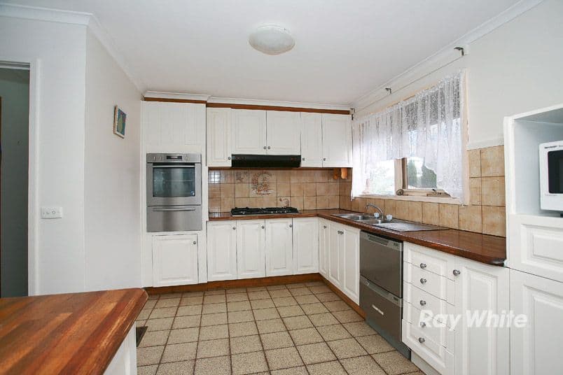 16 Rainsford Drive, NOBLE PARK NORTH VIC 3174, Noble Park North - Thumbnail 2