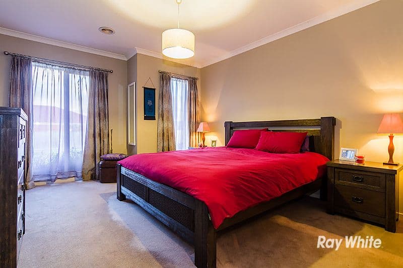 31 Broadstone Way, Cranbourne VIC 3977, Cranbourne - Thumbnail 2