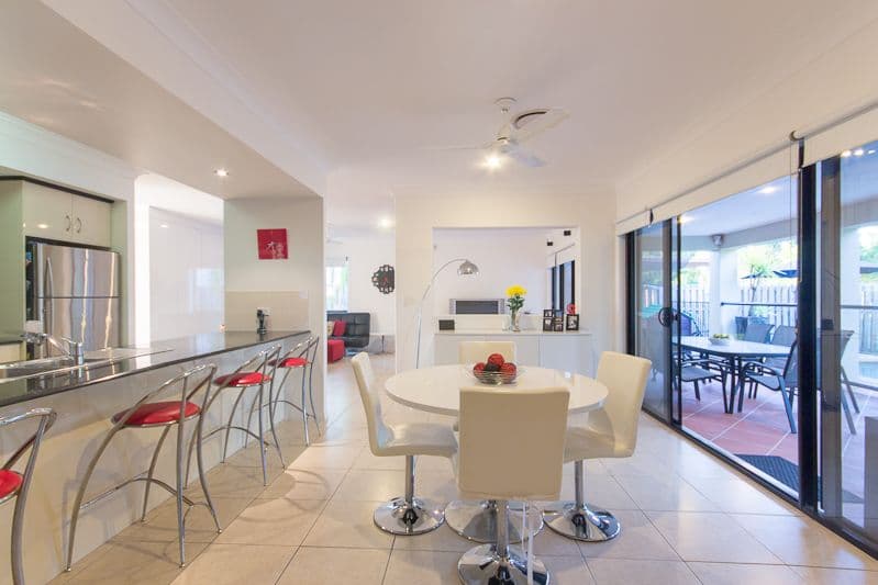 15 Eastpark Drive, HELENSVALE QLD 4212, Helensvale - Thumbnail 2
