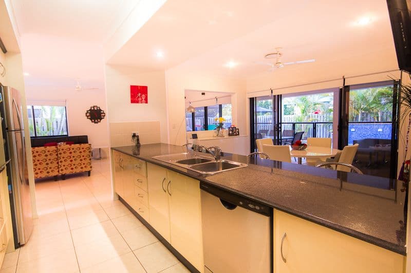 15 Eastpark Drive, HELENSVALE QLD 4212, Helensvale - Thumbnail 6
