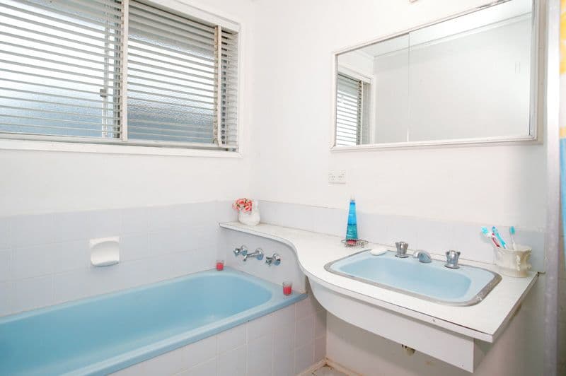 5 Moreton Crescent, BUNDOORA VIC 3083, Bundoora - Thumbnail 4