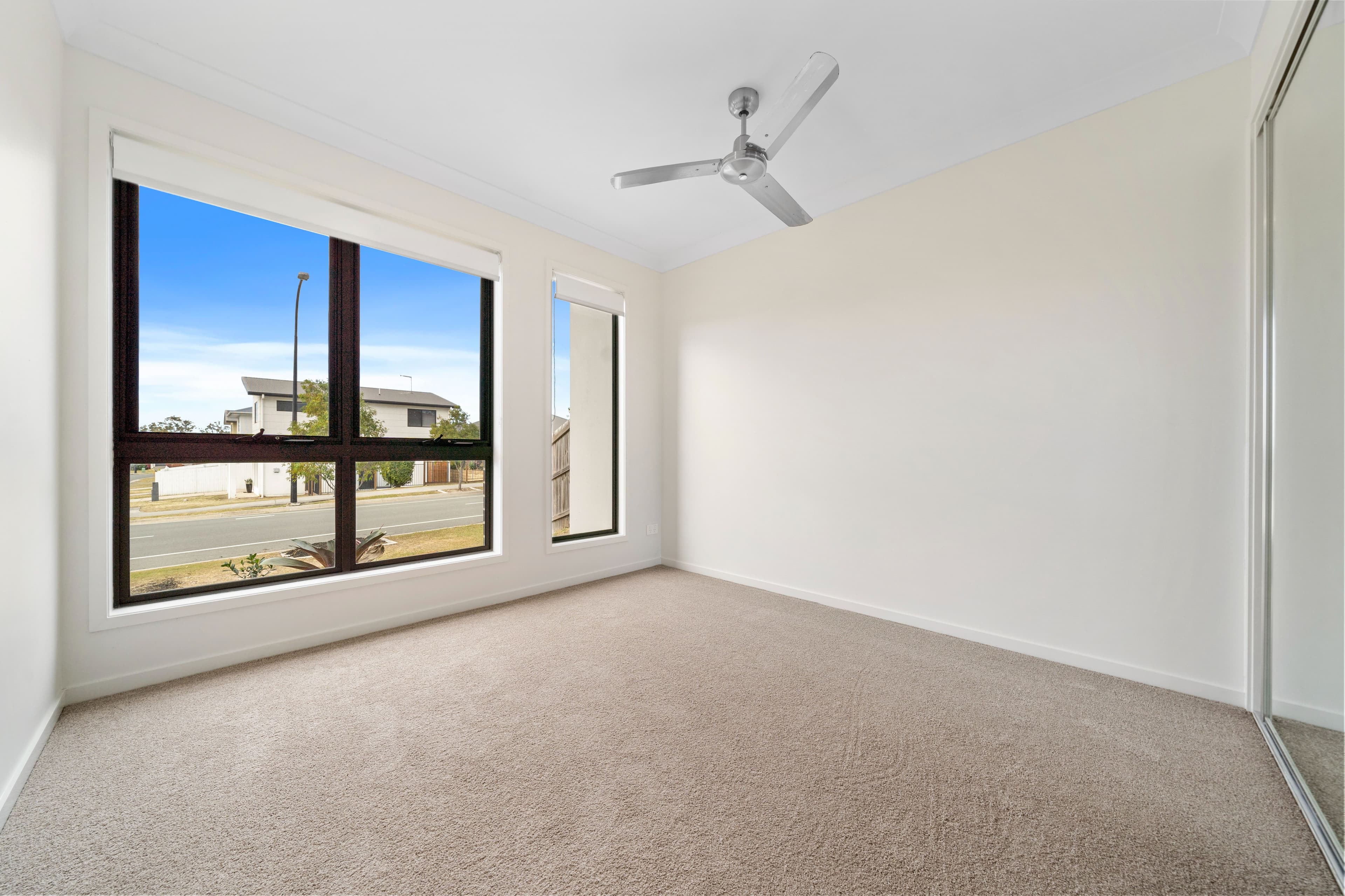 93 Ridgevale Boulevard, Holmview QLD 4207, Holmview - Thumbnail 2