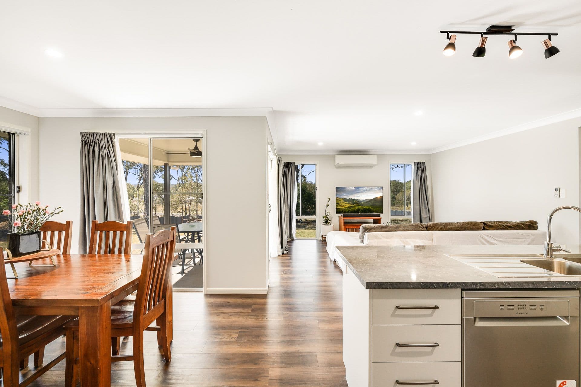 2 Silo Court, Meringandan West QLD 4352, Meringandan West - Thumbnail 2