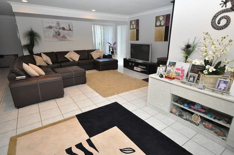 3 Delonix Court, ARUNDEL QLD 4214, Arundel - Thumbnail 2