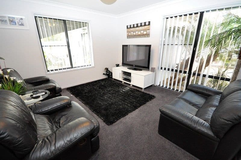 3 Delonix Court, ARUNDEL QLD 4214, Arundel - Thumbnail 3