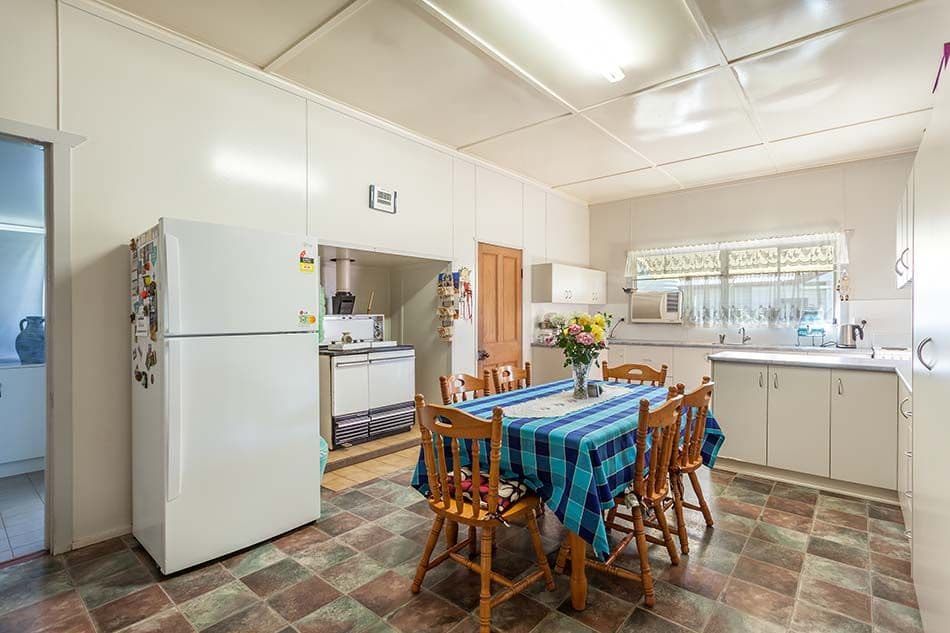 11 Burton Street, Harristown QLD 4350, Harristown - Thumbnail 4