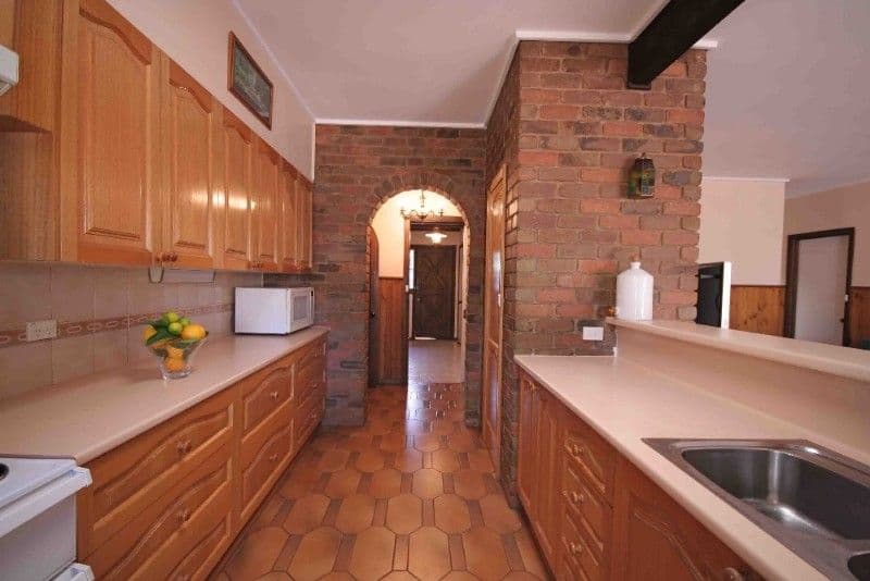 2 Aminya Place, BRIAR HILL VIC 3088, Briar Hill - Thumbnail 5