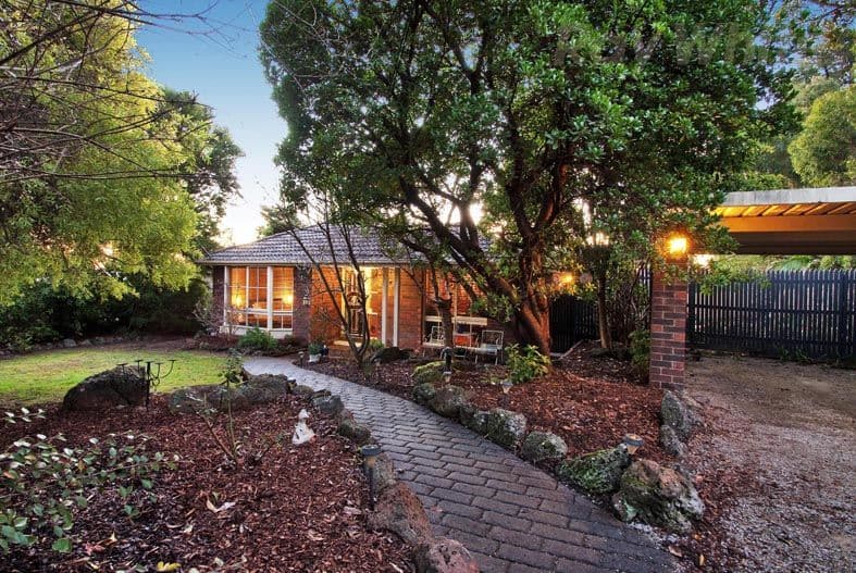12 WOODLAND Avenue, CROYDON VIC 3136, Croydon - Image 1