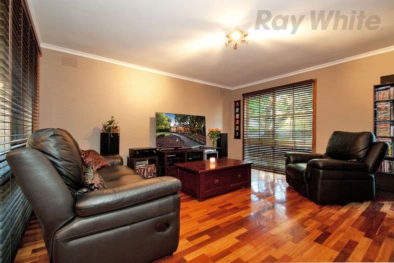 12 WOODLAND Avenue, CROYDON VIC 3136, Croydon - Thumbnail 2