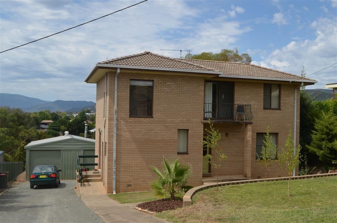 56 Howick Street, Tumut - Thumbnail 2
