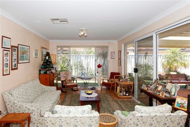 11 St Andrews Crescent, CANNING VALE WA 6155, Canning Vale - Thumbnail 3