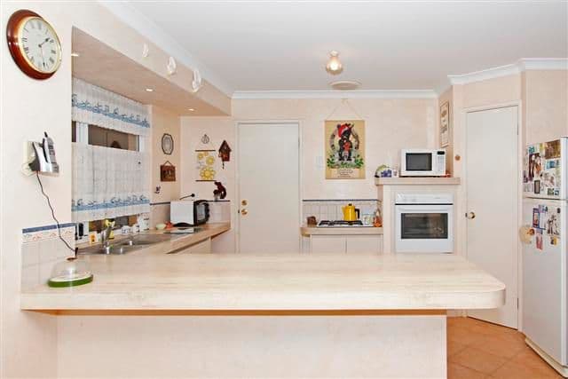11 St Andrews Crescent, CANNING VALE WA 6155, Canning Vale - Thumbnail 5