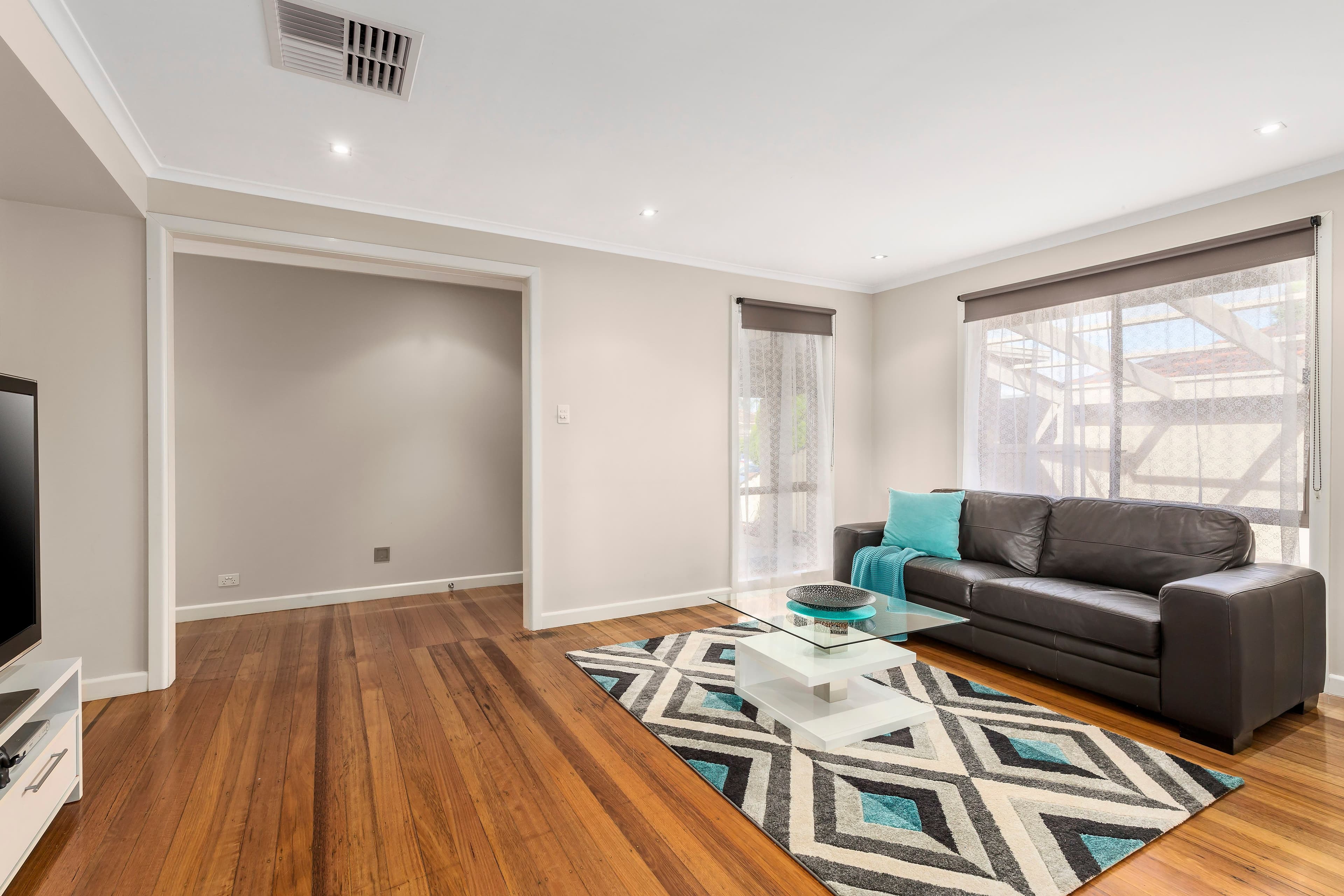 19 Dallas Drive, Lalor VIC 3075, Lalor - Thumbnail 2