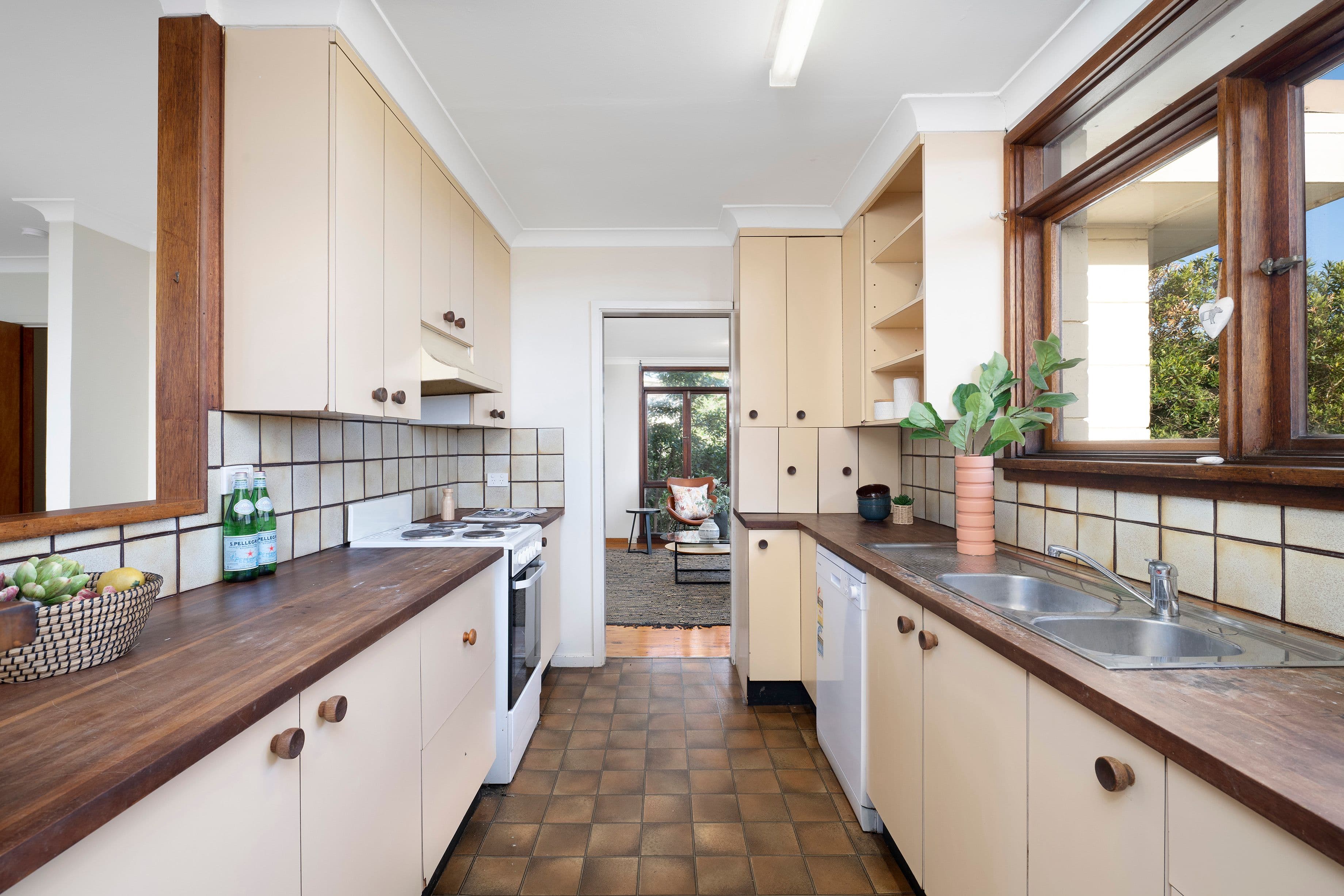 59 Roscommon Crescent, Killarney Heights NSW 2087, Killarney Heights - Thumbnail 4