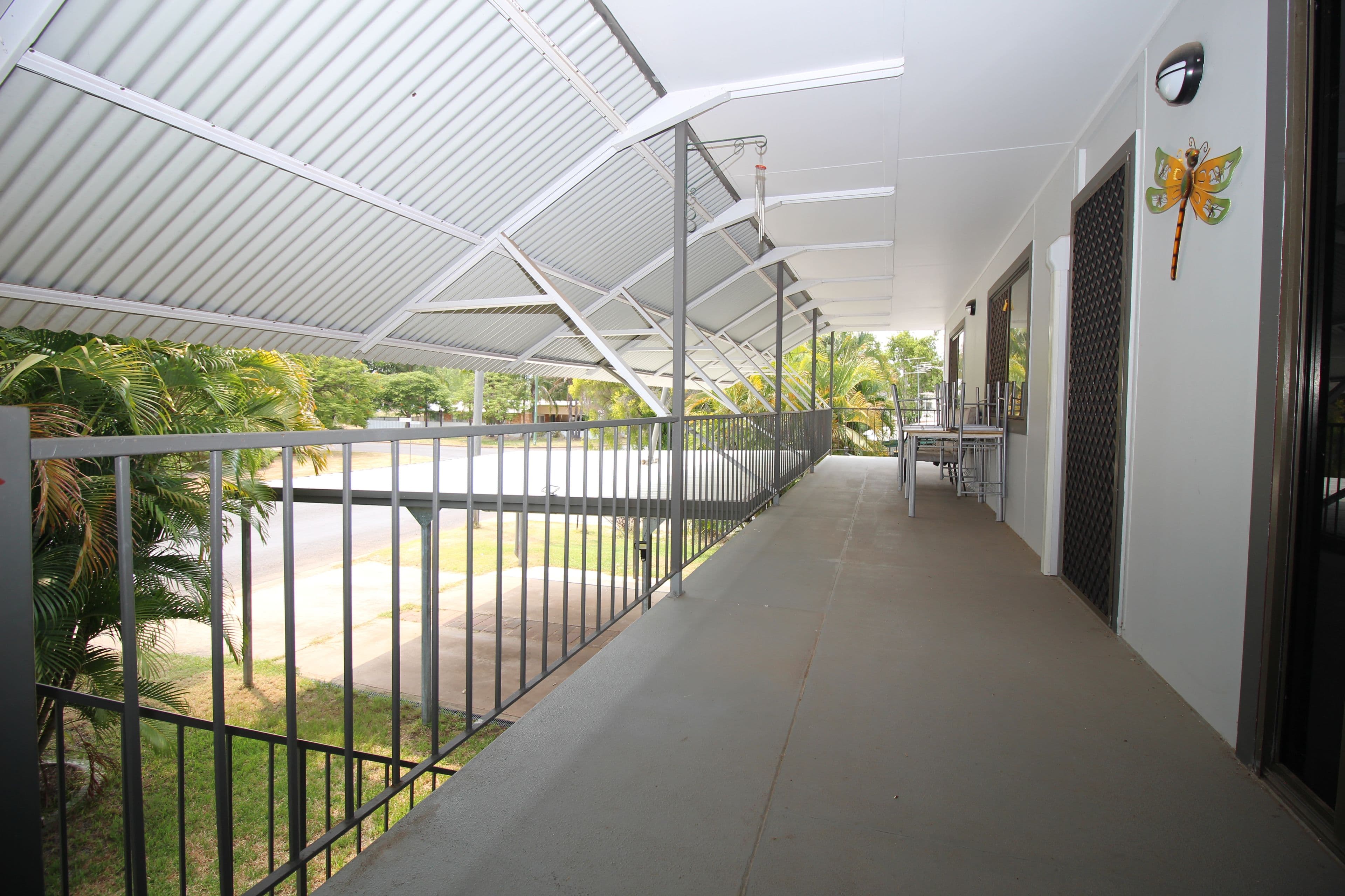 58 Baker Street, Emerald QLD 4720, Emerald - Thumbnail 2
