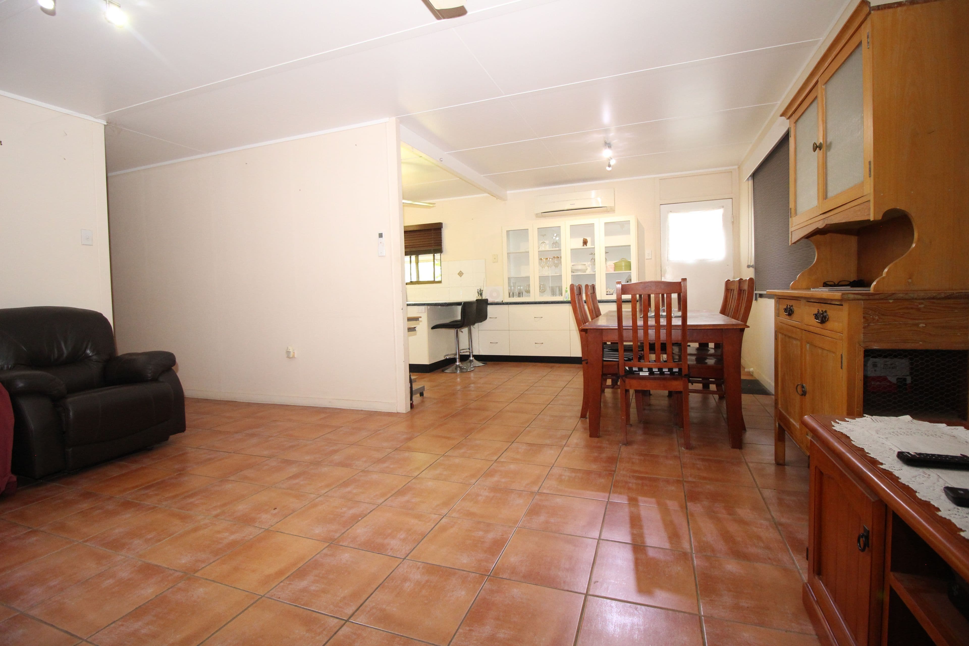 58 Baker Street, Emerald QLD 4720, Emerald - Thumbnail 3