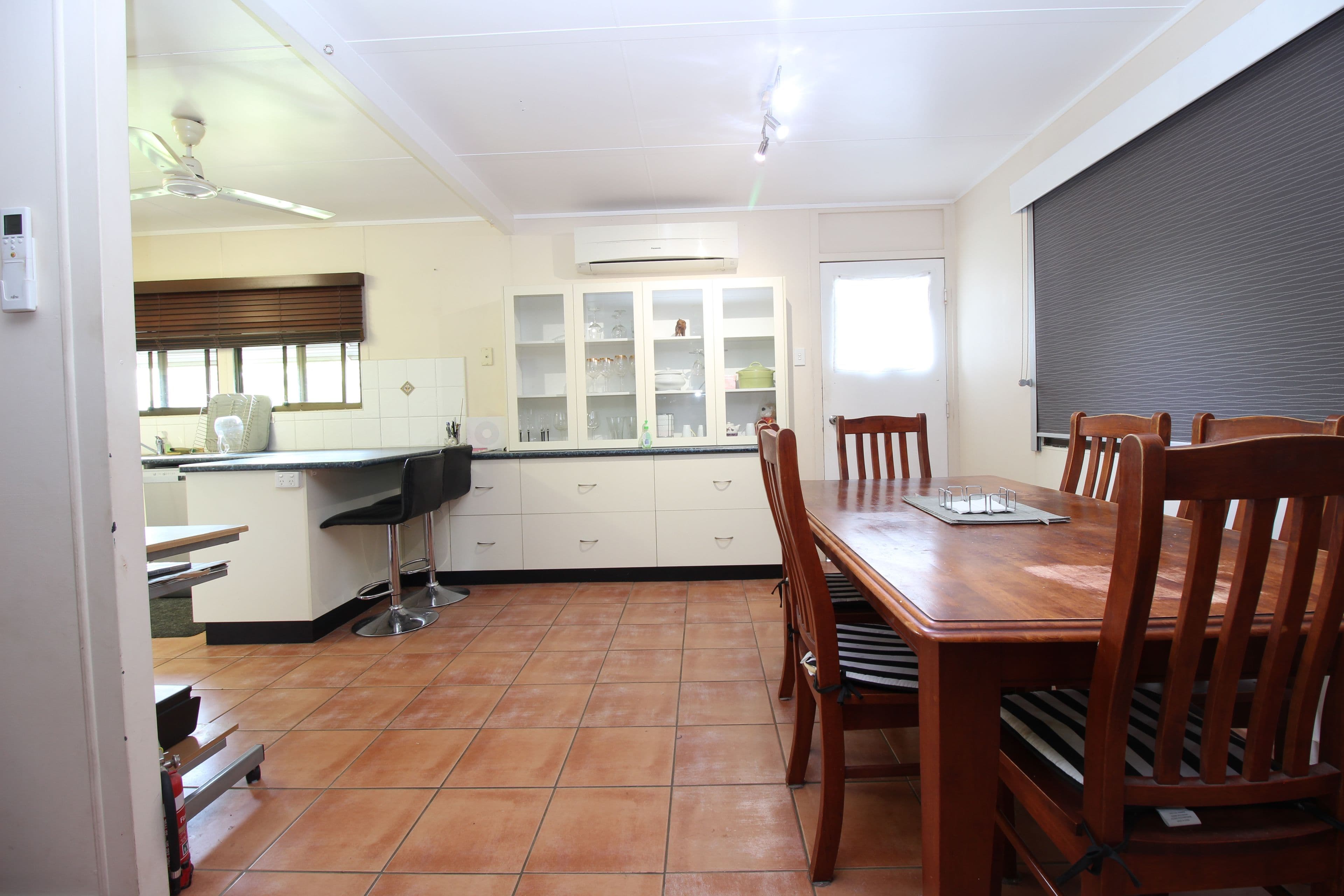 58 Baker Street, Emerald QLD 4720, Emerald - Thumbnail 4