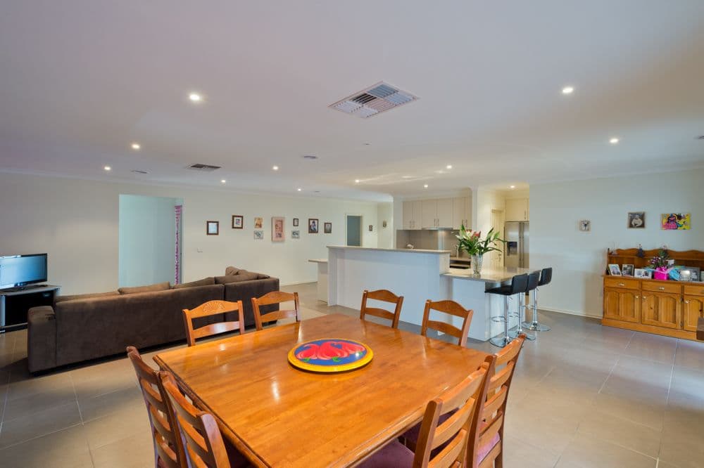 90 Botanica Springs Boulevard, BROOKFIELD VIC 3338, Brookfield - Thumbnail 4
