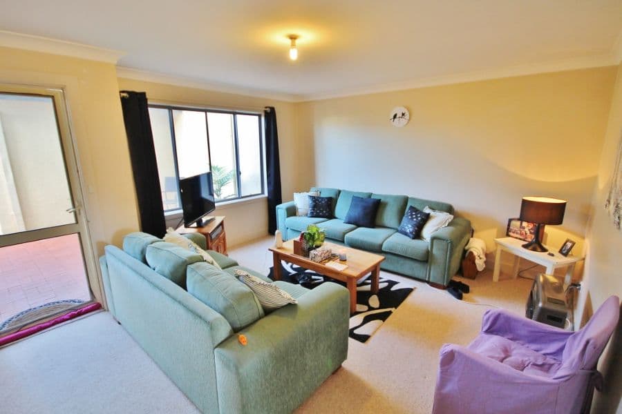 4 Old Barracks Lane, YOUNG NSW 2594, Young - Thumbnail 2