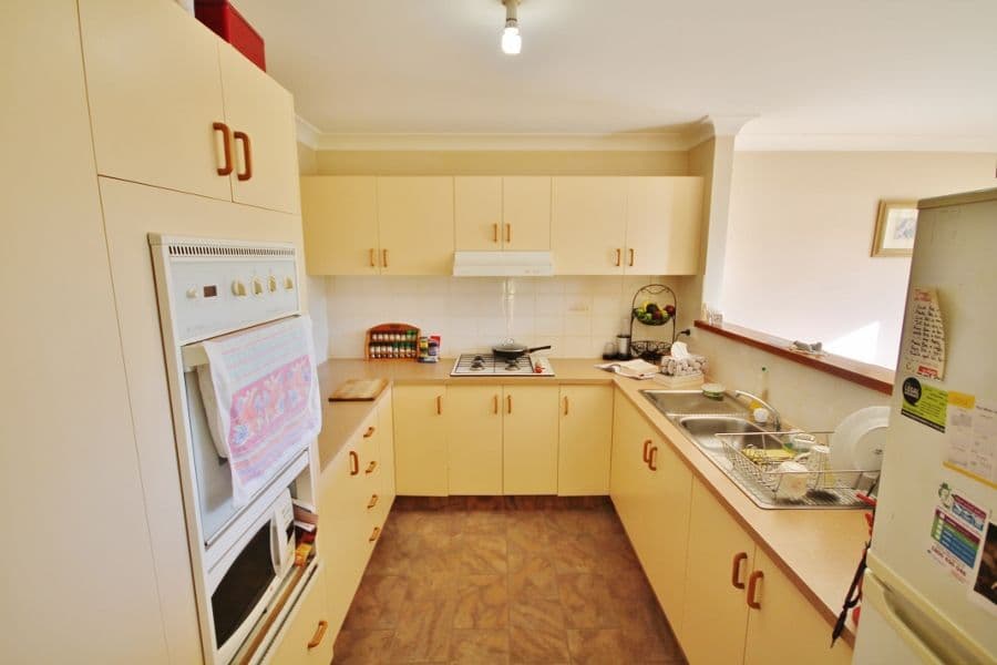 4 Old Barracks Lane, YOUNG NSW 2594, Young - Thumbnail 4