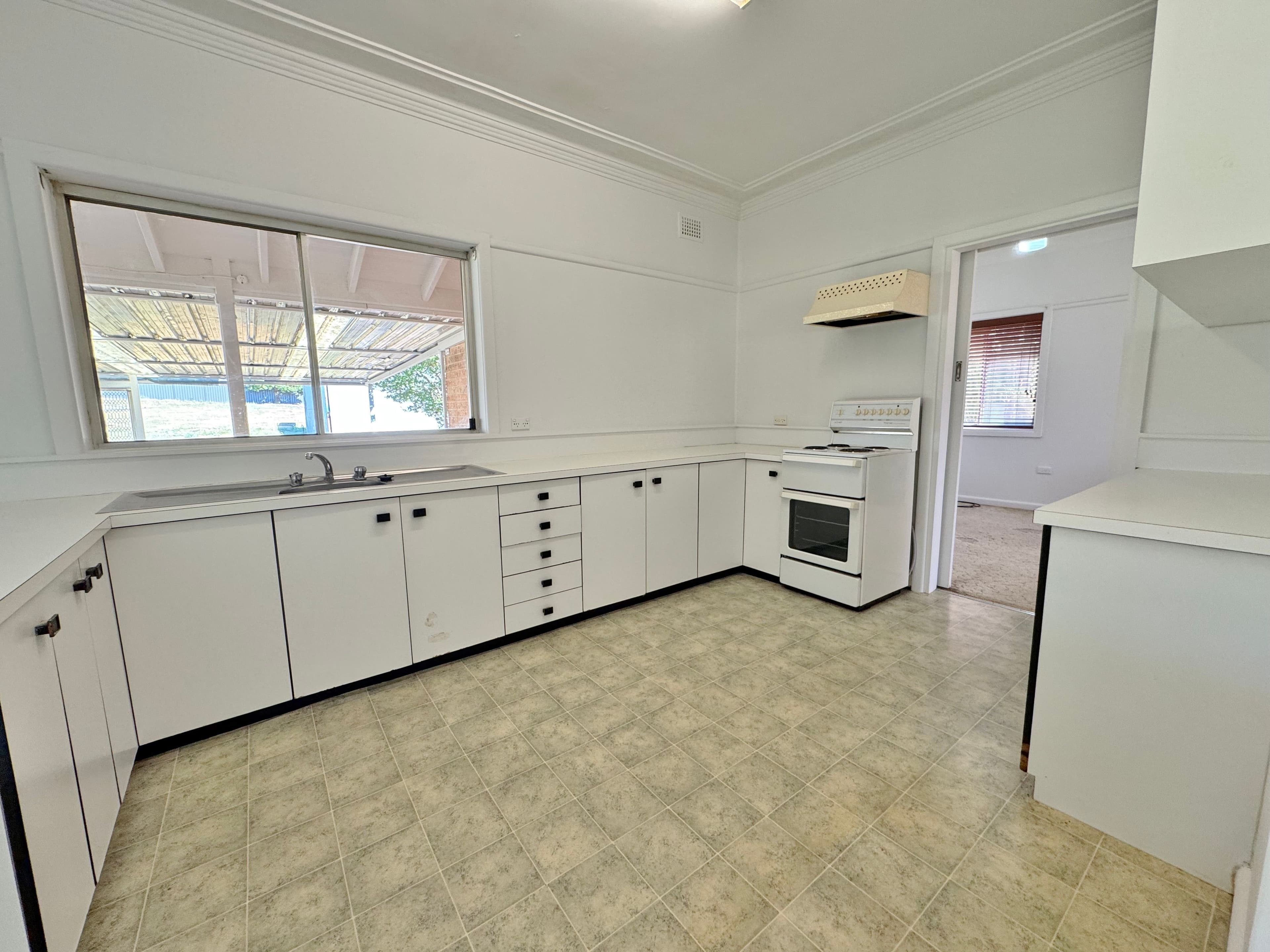 69 Binalong Street, Young NSW 2594, Young - Thumbnail 3