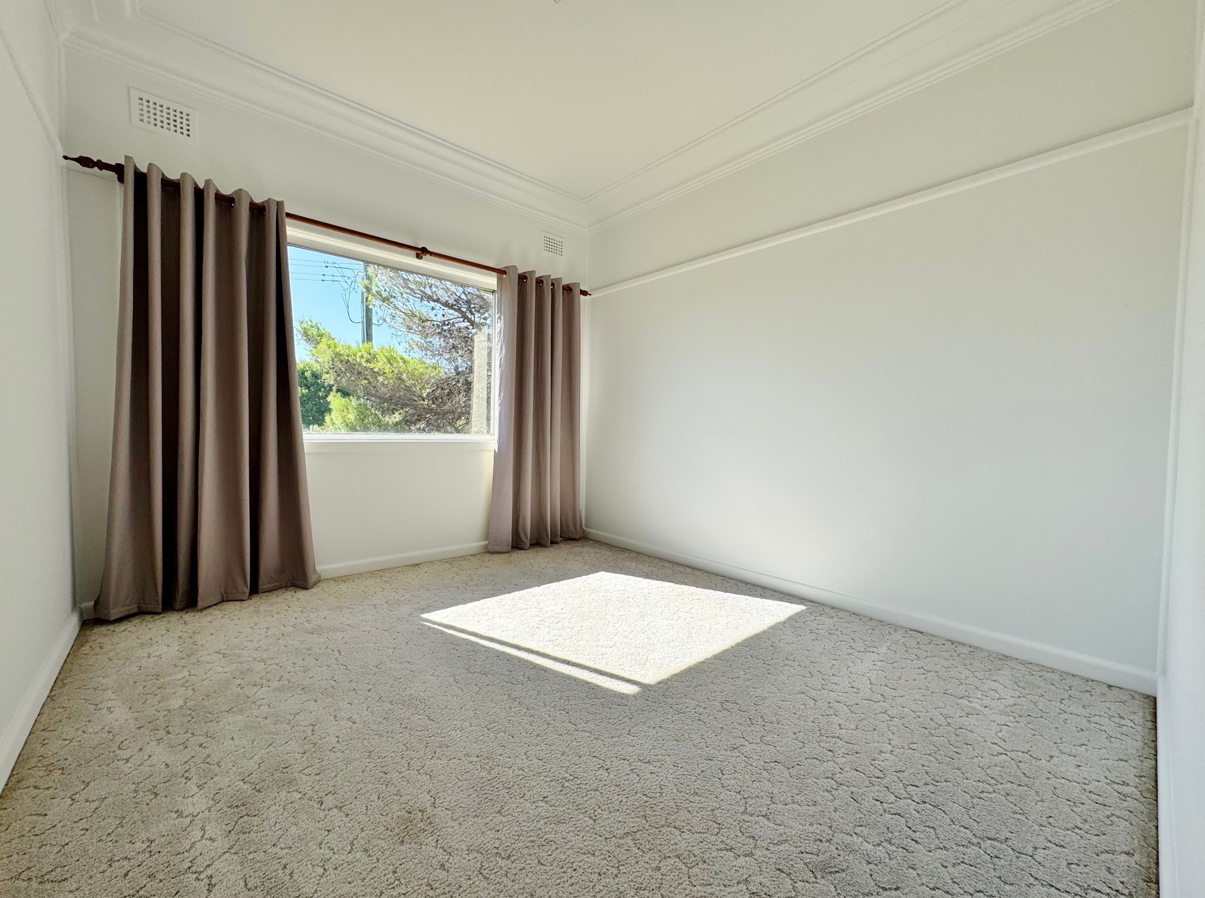 69 Binalong Street, Young NSW 2594, Young - Thumbnail 5