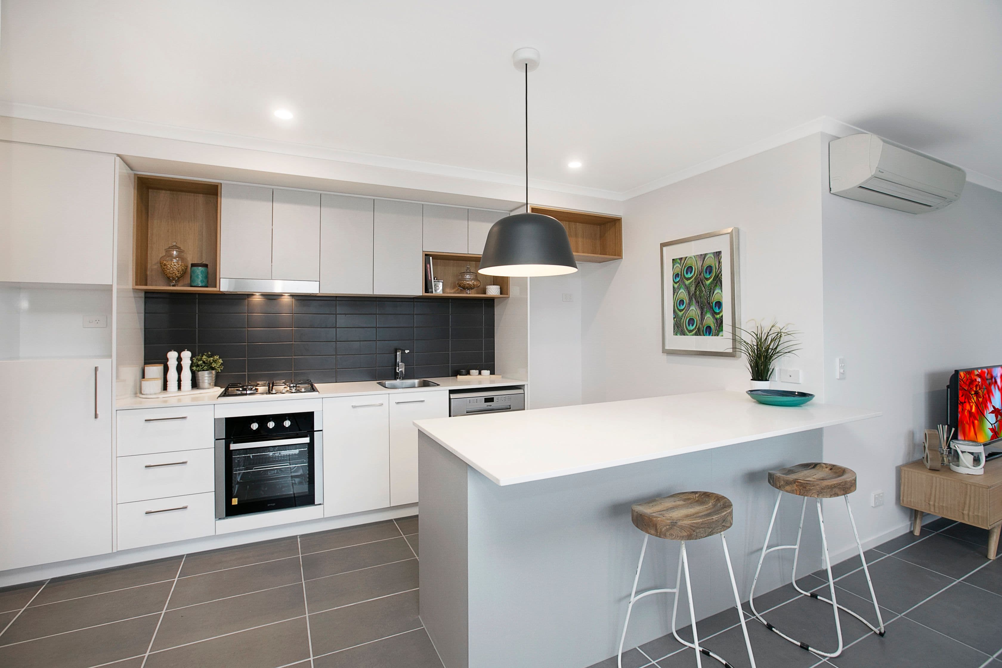 9-15 Regina, Greenslopes QLD 4120, Greenslopes - Thumbnail 2