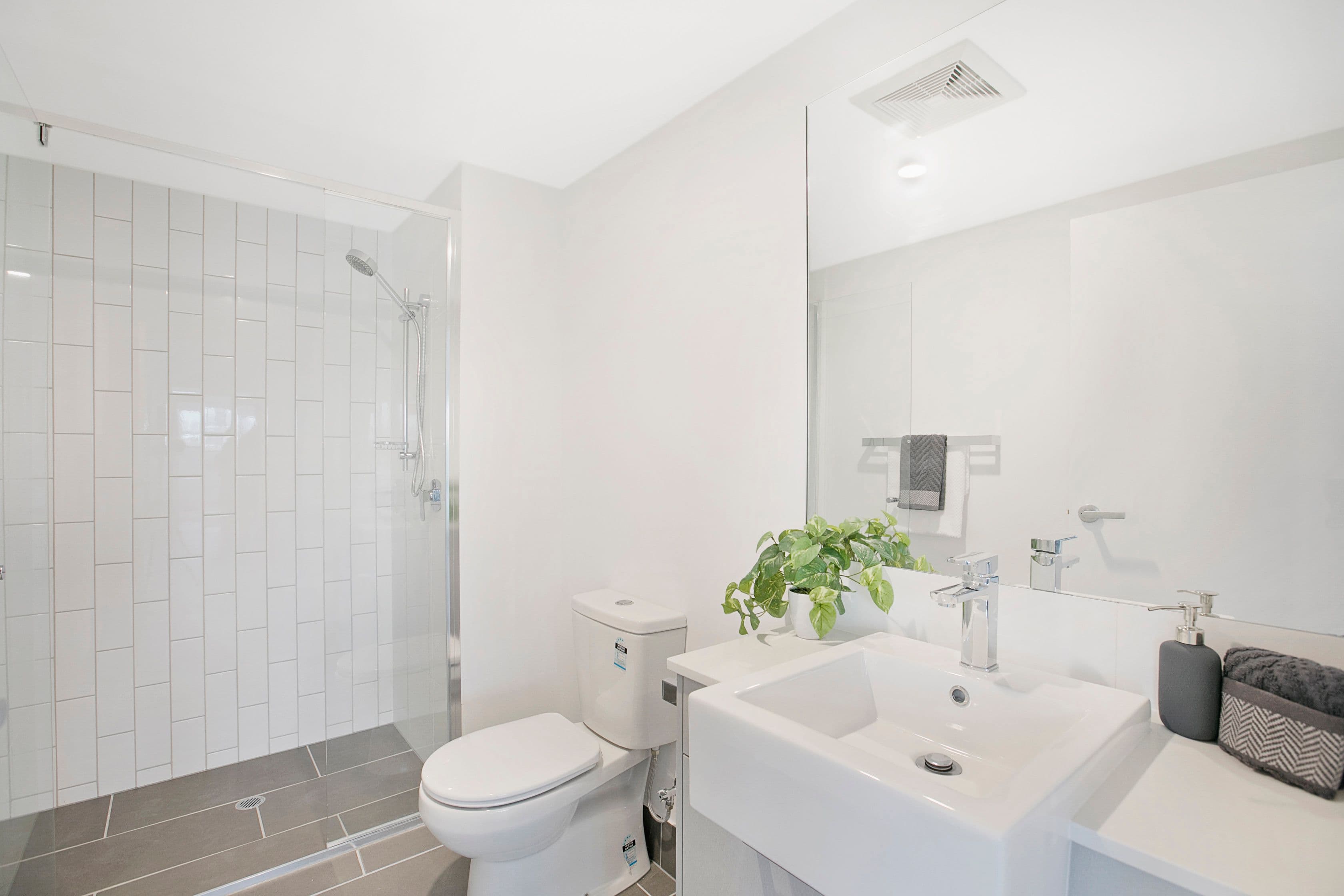 9-15 Regina, Greenslopes QLD 4120, Greenslopes - Thumbnail 6