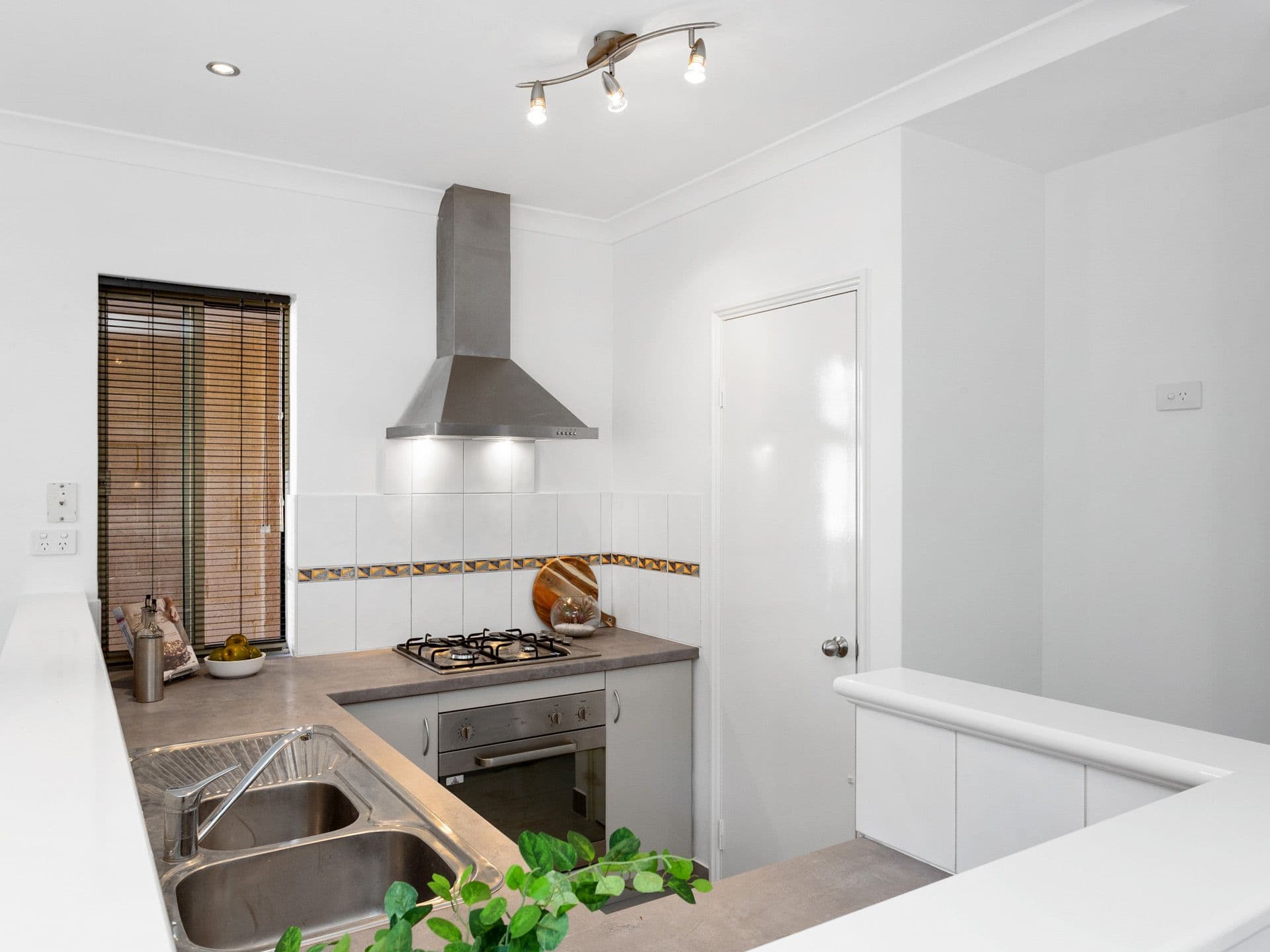 6 Morgan Street, Cannington WA 6107, Cannington - Thumbnail 5