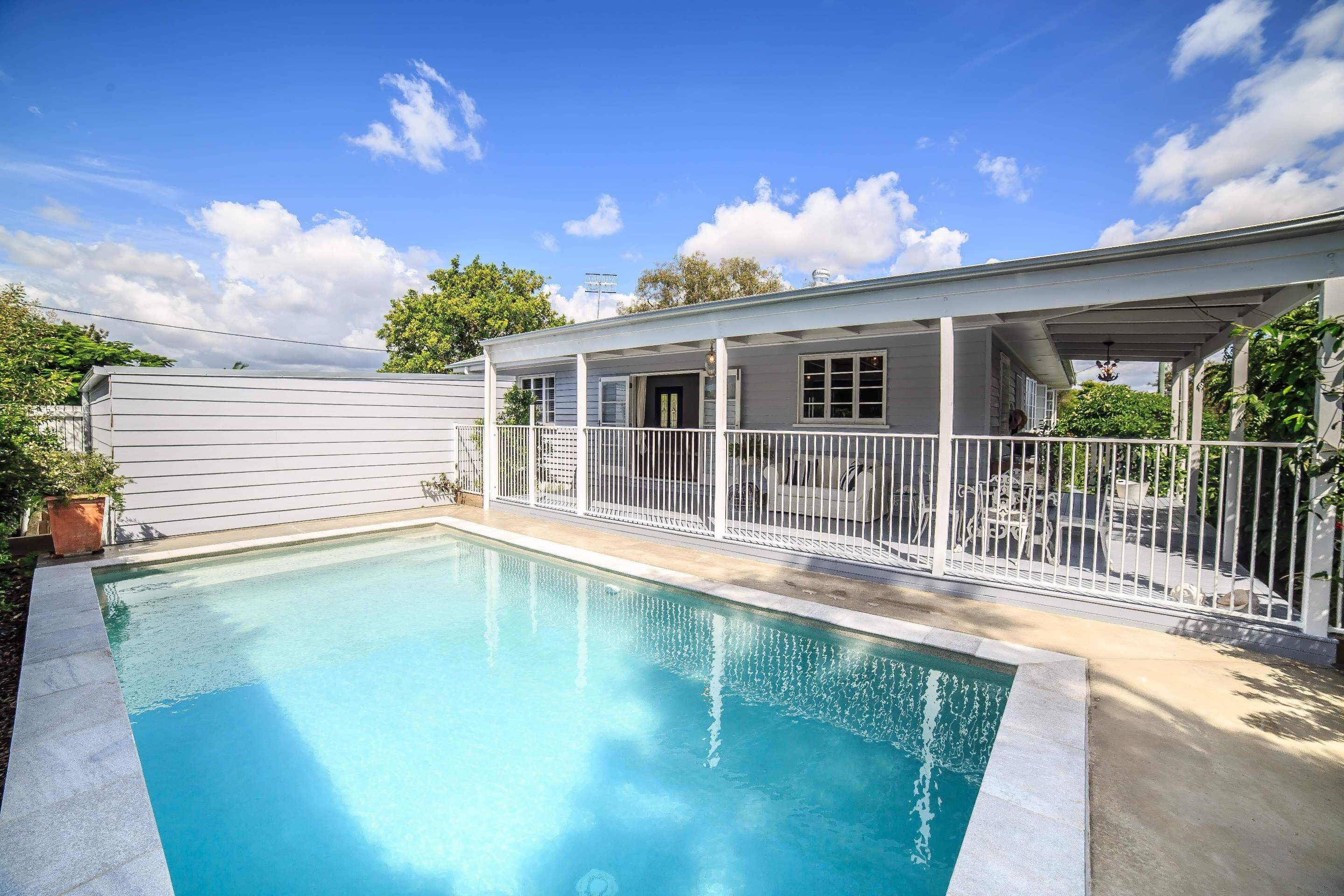 46 Deakin Avenue, Southport QLD 4215, Southport - Thumbnail 4