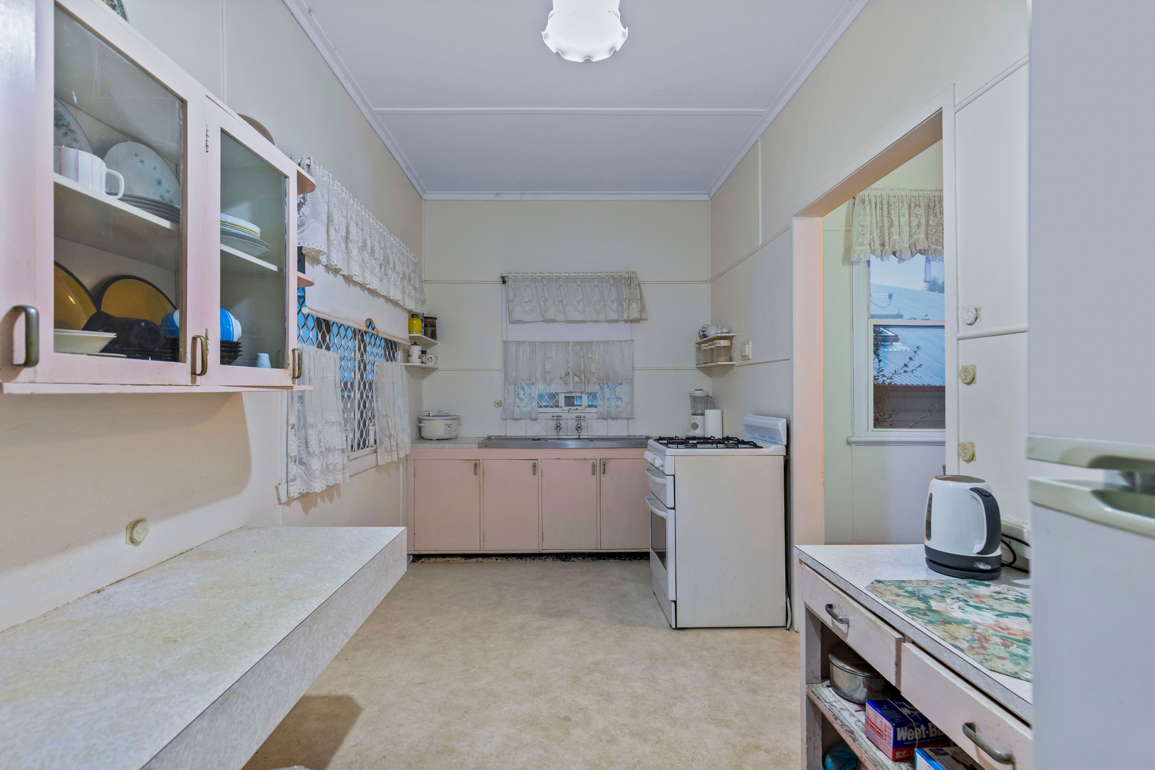 46 Thorrold Street, Wooloowin QLD 4030, Wooloowin - Thumbnail 2