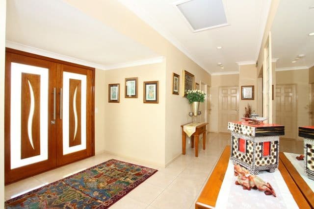 12 Sailaway Street, MERMAID WATERS QLD 4218, Mermaid Waters - Thumbnail 5