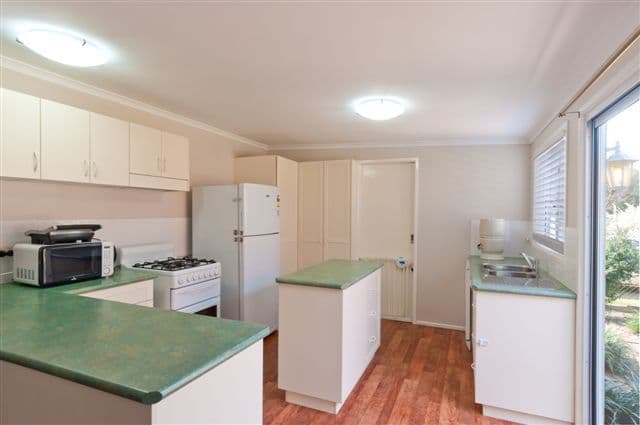 24 Glenvale Road, HARRISTOWN QLD 4350, Harristown - Thumbnail 2