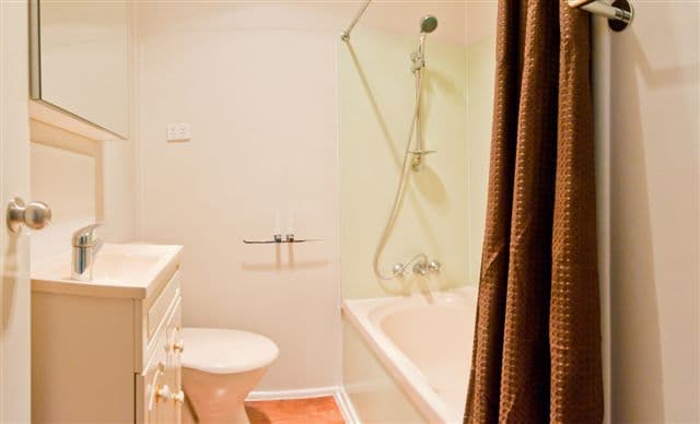 24 Glenvale Road, HARRISTOWN QLD 4350, Harristown - Thumbnail 6