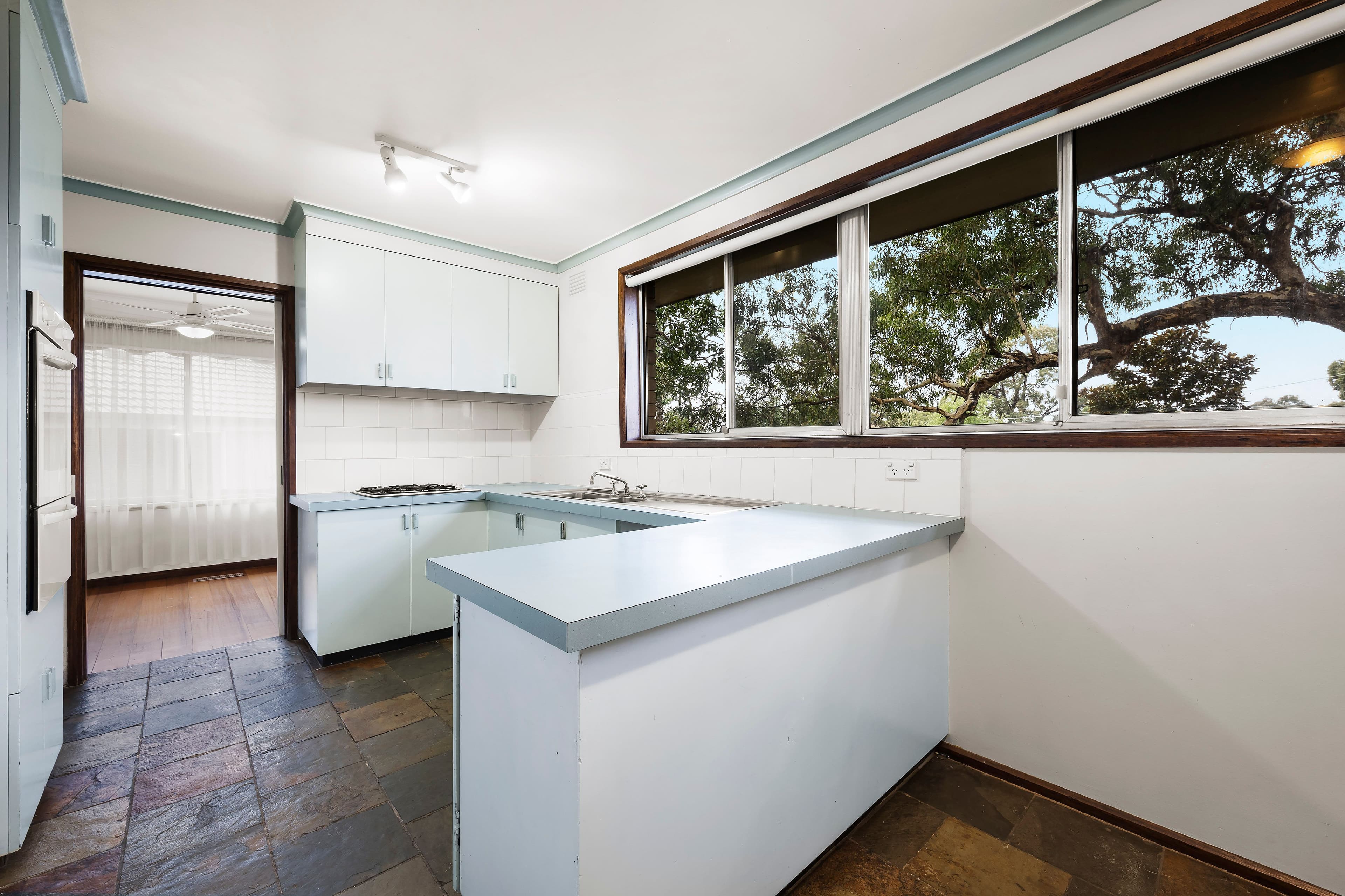 18 Elonera Avenue, Yallambie VIC 3085, Yallambie - Thumbnail 3