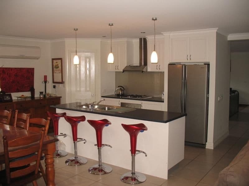 10 Sharpe Avenue, WARRNAMBOOL VIC 3280, Warrnambool - Thumbnail 4