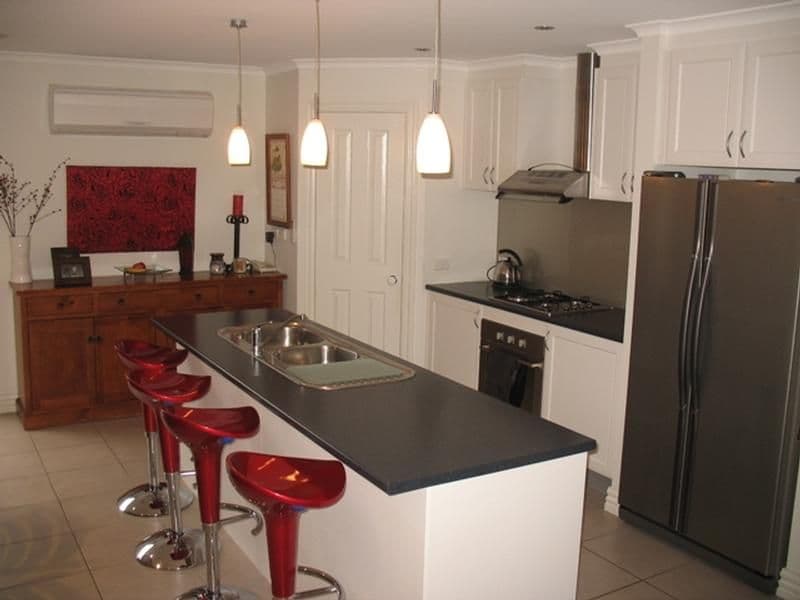 10 Sharpe Avenue, WARRNAMBOOL VIC 3280, Warrnambool - Thumbnail 5