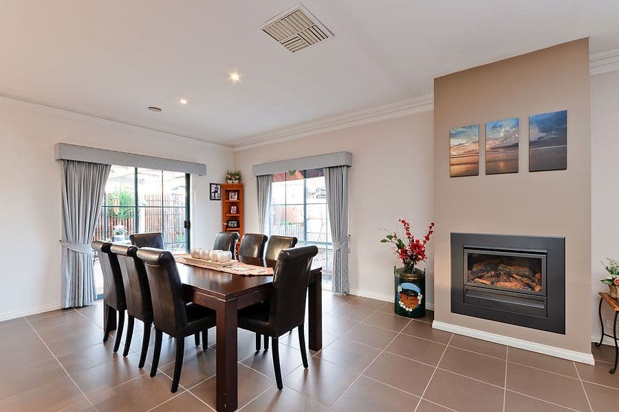 6 Sommeville Drive, ROXBURGH PARK VIC 3064, Roxburgh Park - Thumbnail 4