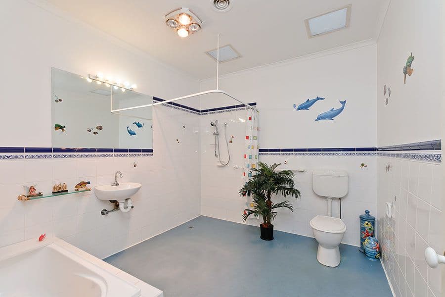 6 Sommeville Drive, ROXBURGH PARK VIC 3064, Roxburgh Park - Thumbnail 7