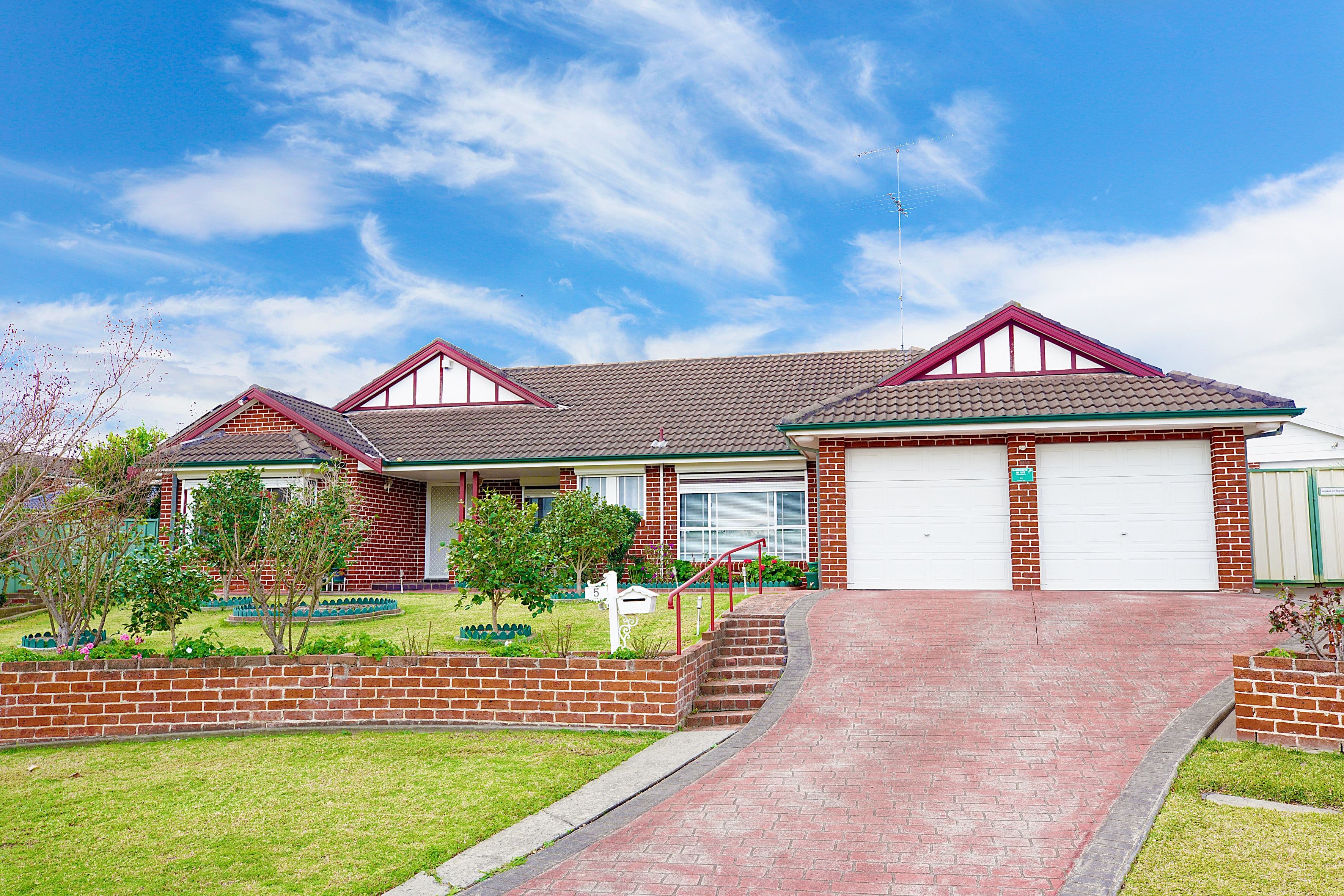 5 Bangu Place, Glenmore Park - Image 1