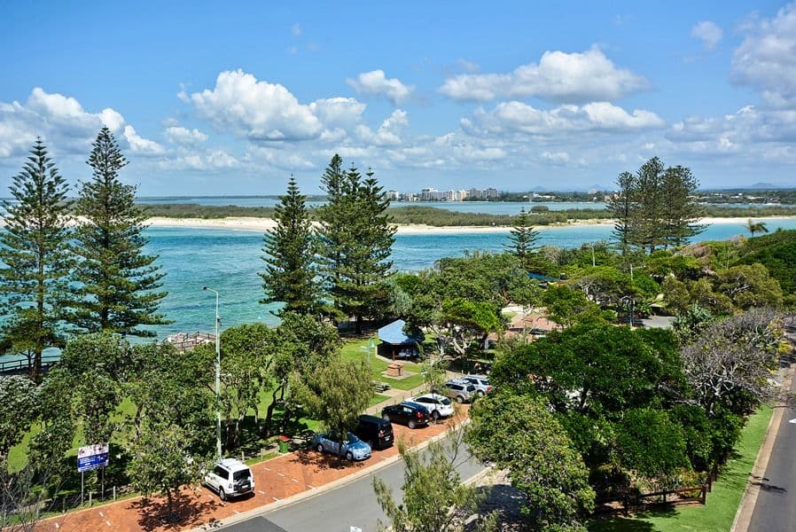 14 Bulcock Beach Esplanade, Caloundra QLD 4551, Caloundra - Thumbnail 2