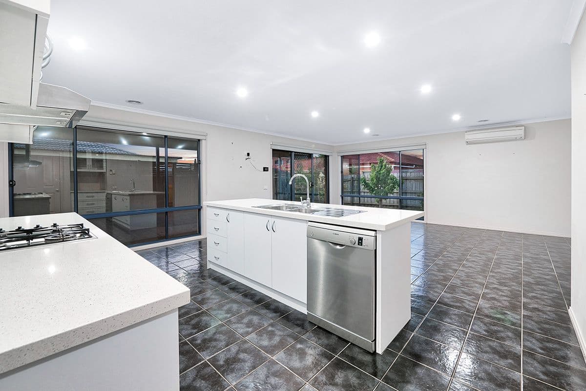 16 Merribah Way, Cranbourne West VIC 3977, Cranbourne West - Thumbnail 5