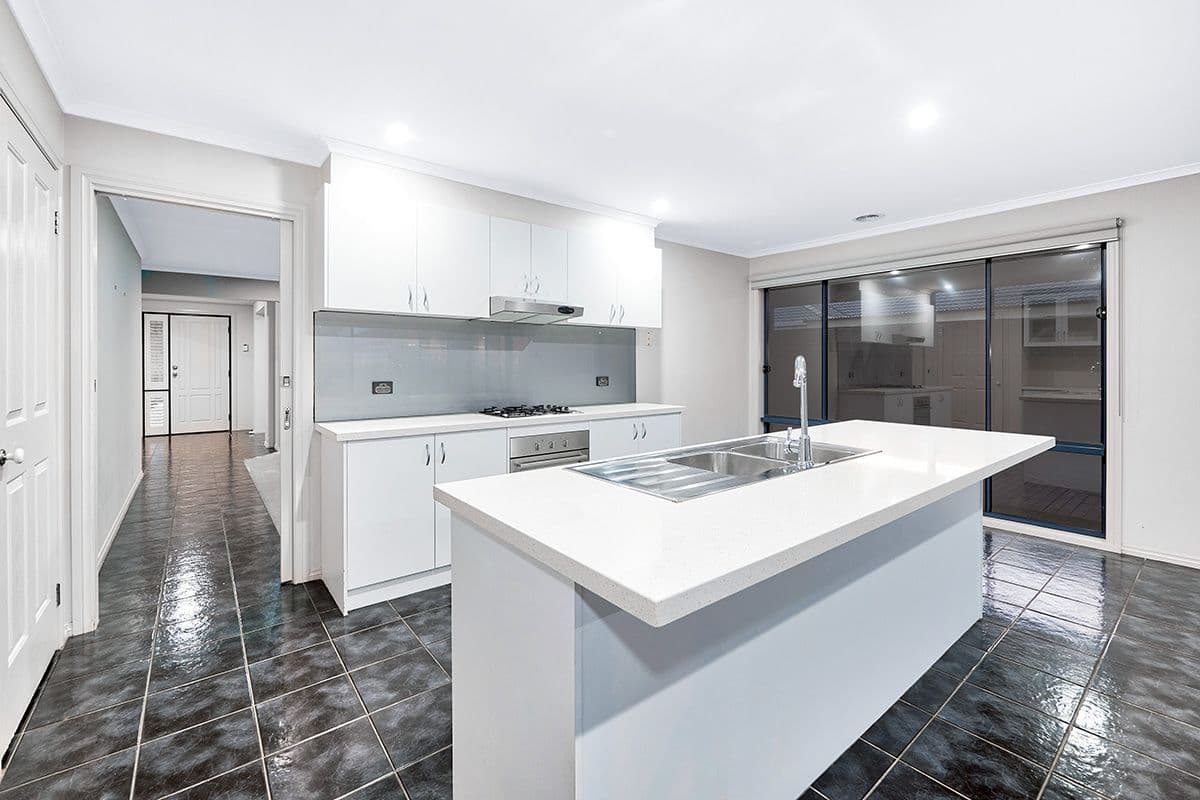 16 Merribah Way, Cranbourne West VIC 3977, Cranbourne West - Thumbnail 6