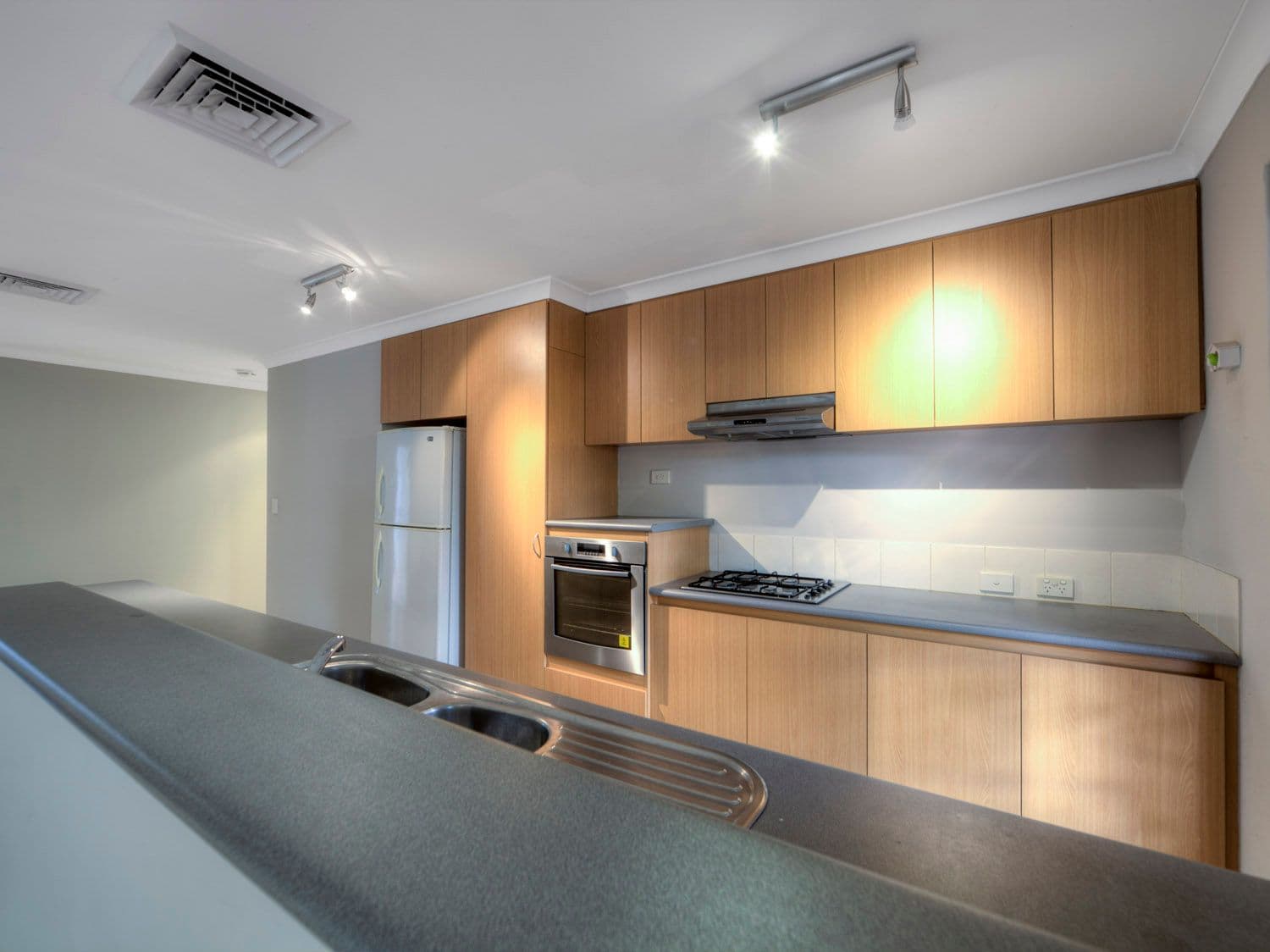 64 Fruit Tree Crescent, Forrestfield WA 6058, Forrestfield - Thumbnail 7