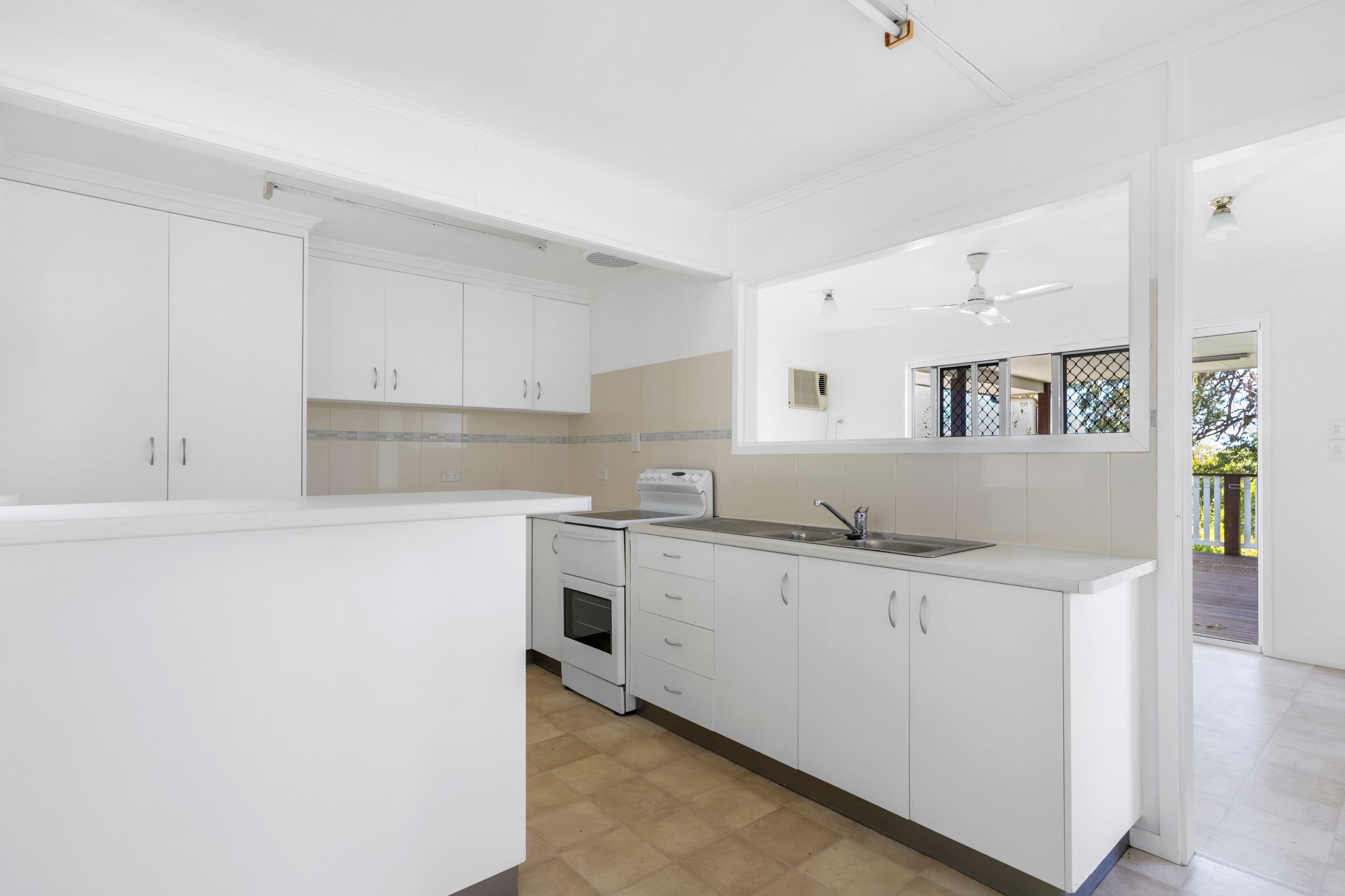 14 Elizabeth Street, South Gladstone QLD 4680, South Gladstone - Thumbnail 5